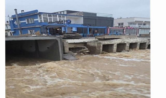 Karaburun, Çeşme ve Foça’da tesirli olan yağışlar için gruplar seferber oldu