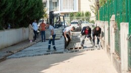 Karşıyaka’da okul etraflarında yol bakım çalışması