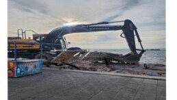 Karşıyaka’daki kaçak iskeleler yıkılıyor