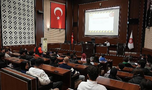 Keçiören Belediyesi’nde staj yapan öğrencilere oryantasyon eğitimi verildi