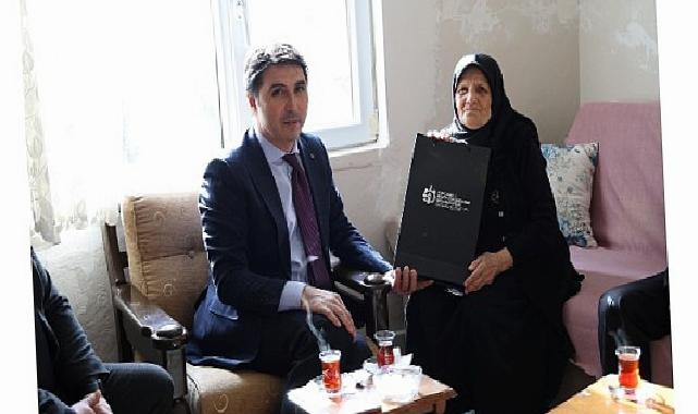 Kocaeli Büyükşehir acıları hafifletiyor