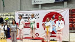 Konak’ın judo kadrosu birinci turnuvadan madalyalarla döndü