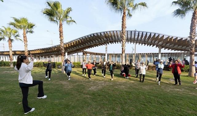 Konak’ta açık havada spor keyfi devam ediyor