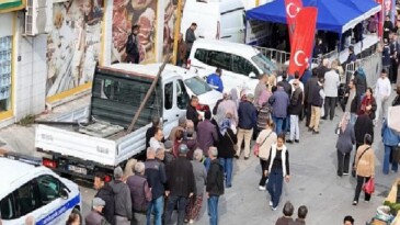 Lider Çerçioğlu Binlerce Fideyi Sökeliler İle Buluşturdu