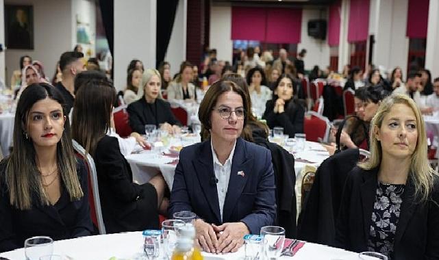 Lider Köymen Öğretmenlerle Bir Ortaya Geldi