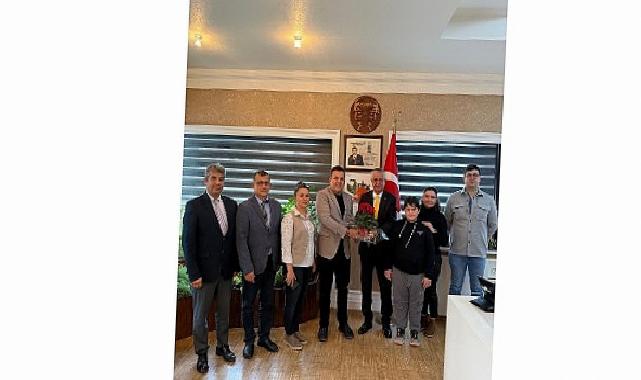 Lider Topaloğlu’nun Öğretmenler Gününü kutladılar