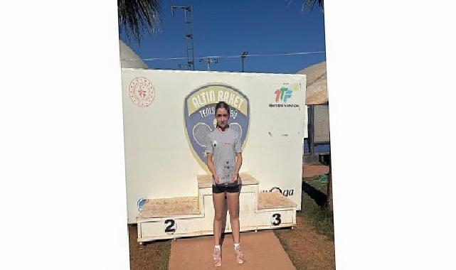 Osmangazili Raket Şampiyonluk Kürsüsüne Oturdu