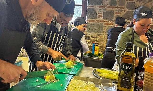 Şef Rıfat Yurttaş, Meslek Fabrikası’nda Ege yemekleri yaptı