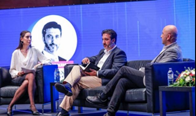 Teknoloji ve İnovasyon Doruğu’nda kelam uzmanların: “Yapay zekayla insanlık tarihini değiştirecek muazzam eşik aşıldı”