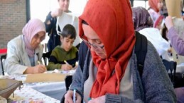 Turuncu balonlarla bayana şiddete ‘dur’ bildirisi