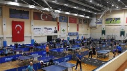 Ulusal Bursa Veteran Masa Tenisi Turnuvası Başladı