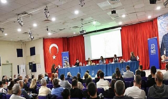 Alaçatı Kentsel Tasarım Rehberi esnafla paylaşıldı: “Alaçatı kimliğine sahip çıkıyor”