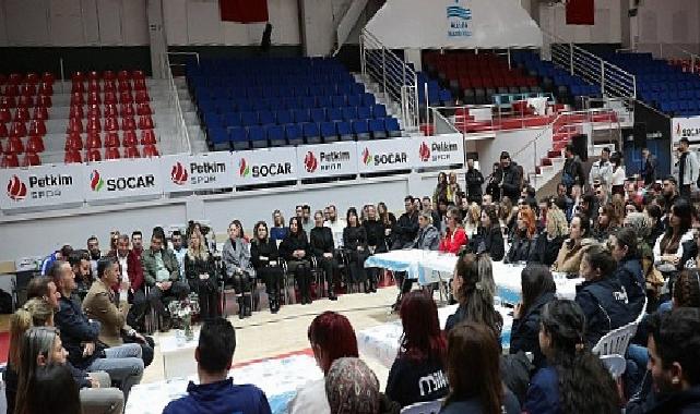 Aliağa Belediyesi Çalışanından Lider Serkan Acar’a Doğum Günü Sürprizi
