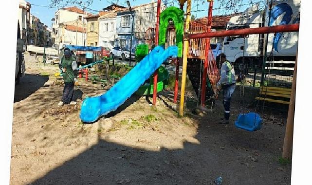 Ayvalık’ta Park ve Bahçeler Gruplarından 7/24 Ağır Mesai