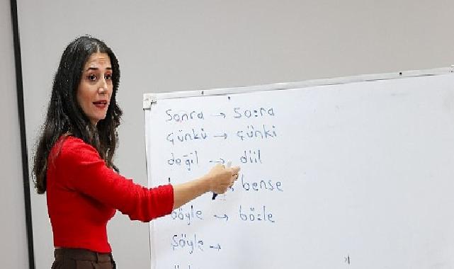 Buca Belediyesi’nden diksiyon ve sunuculuk kursu