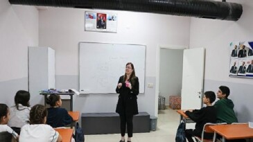 Buca Belediyesi’nden Gediz’de fiyatsız eğitim seferberliği