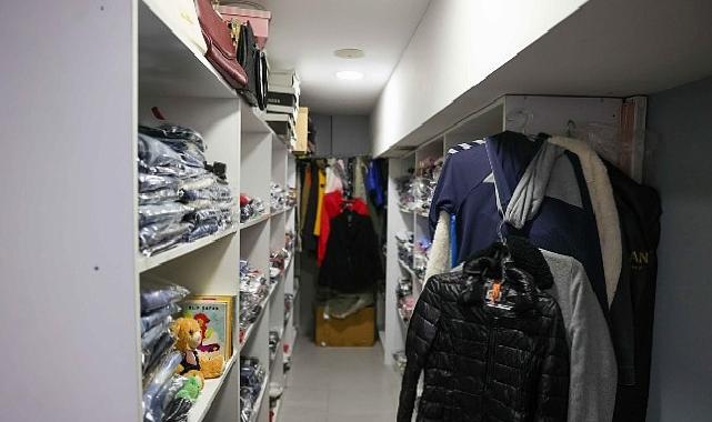 Buca’da giysi kumbaraları ile dayanışma büyüyor