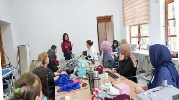 Burhaniye Belediyesi’nden Bayanlara Özel Program Düzenlendi