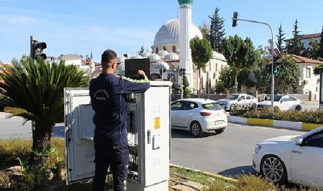 Büyükşehir Manavgat’ın sinyalizasyon altyapısını yeniliyor