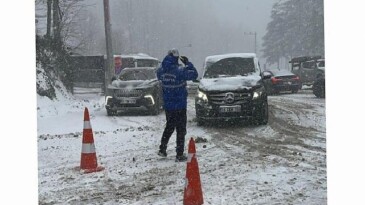 Büyükşehir Zabıtası kar kış dinlemiyor