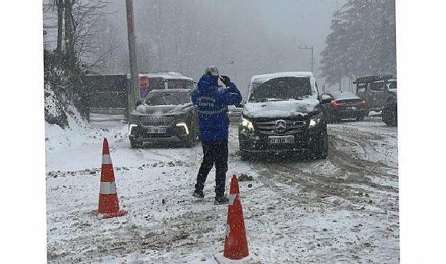 Büyükşehir Zabıtası kar kış dinlemiyor