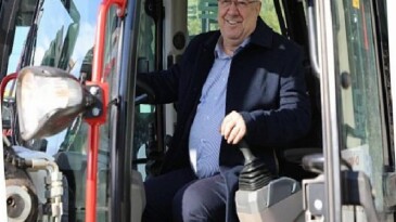 Edremit Belediyesi Araç Filosunu Güçlendiriyor