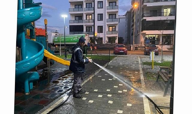 Edremit Belediyesi’nden parklarda süratli paklık çalışması