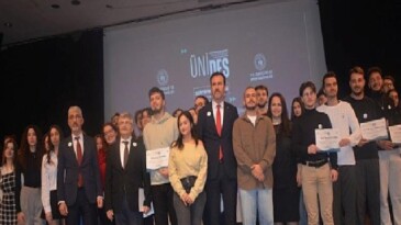 Ege Üniversitesi “ÜNİDES Sertifika Merasimi’ne mesken sahipliği yaptı