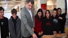 Gelenek ve Gelecek Bir Ortada