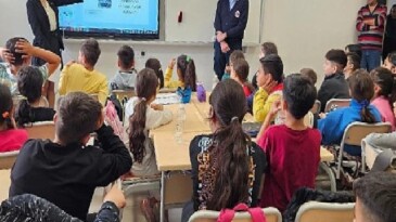 İzmir Metrosu’ndan öğrencilere metro ve tramvay eğitimi