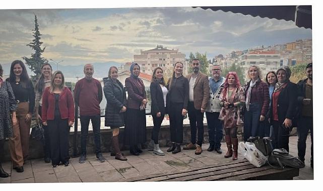 “İzmir Öğretmen Akademileri” Kapsamında ”Edebiyat Akademisi” Aktifliklerine Devam Ediyor