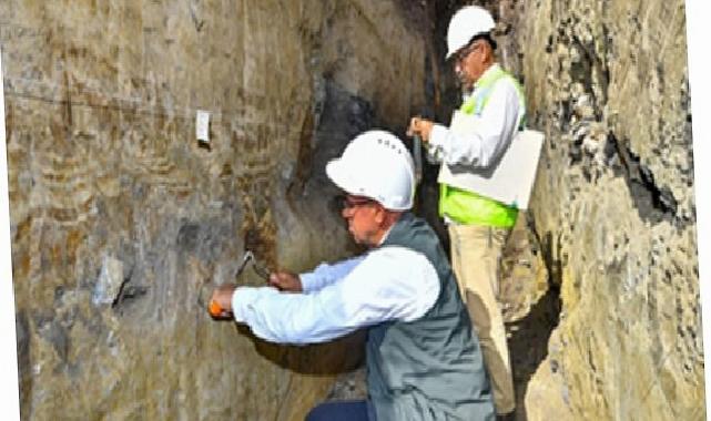 İzmir riskleri öngören, inançlı ve planlı kent modeli ile örnek olacak