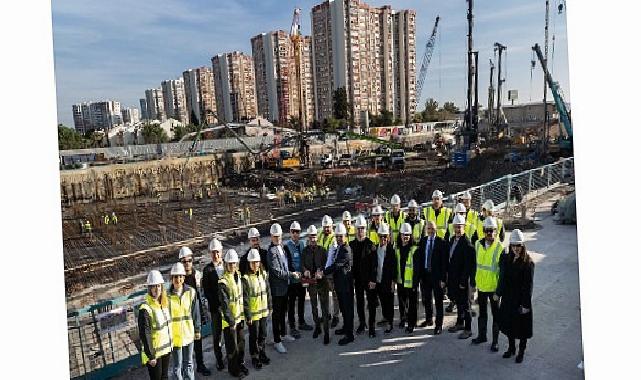 İzmir’e Mona Lisa Gülüşü Getiren Yeni Jenerasyon Mimari Seyahat