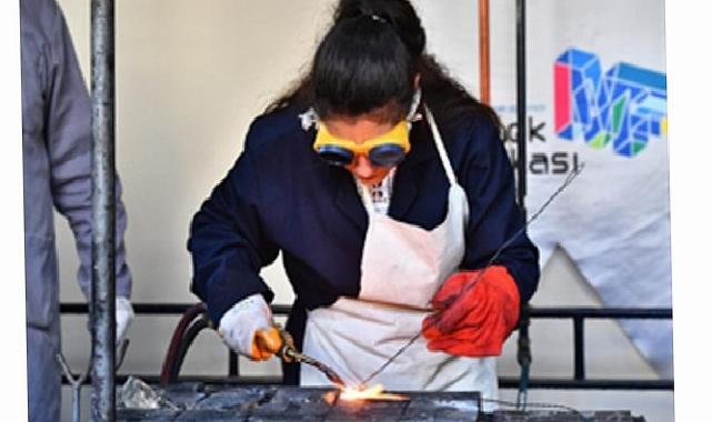 İzmir’in istihdam üssü 2025’te “fabrika” üzere çalıştı