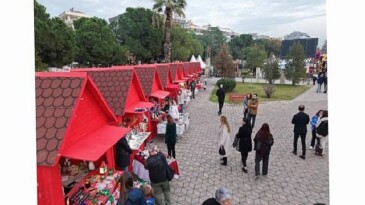 Karşıyaka Yeni Yıl Şenliği coşkuyla devam ediyor