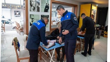 Karşıyaka Zabıtası’ndan işgal kontrolü