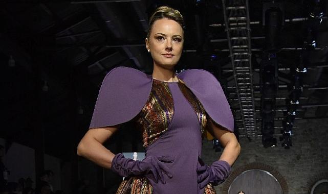 Kraliçeler gecesi: Kutnu İpeği Tasarım Yarışında Görkemli Defile