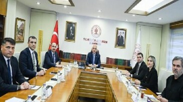 Lider Altay Bakanlarla Konya Projelerini Görüştü