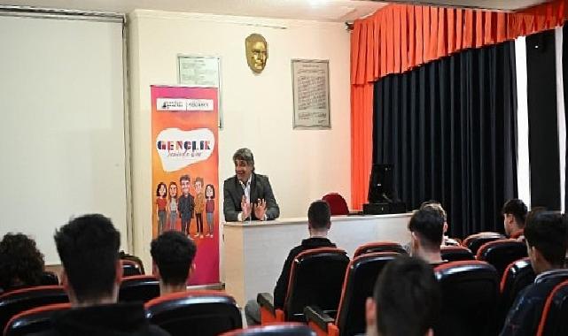 Lider Kocaman “Gençlik Seninle Var” Programında Öğrencilerle Buluştu
