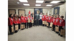 Lider Sezer Gölcük Belediyesporlu Yüzücüleri Ağırladı