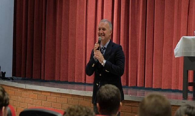 Lider Taban Gençlere Kulak Veriyor