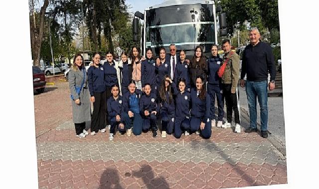 Lider Topaloğlu’ndan voleybolculara moral takviyesi