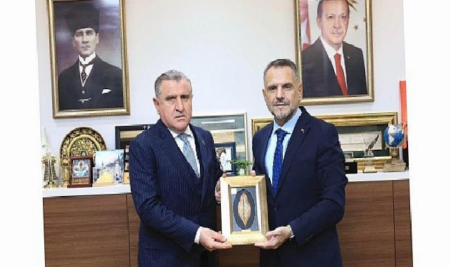 Lider Vekili Akın, Bakanlar ile bir ortaya geldi