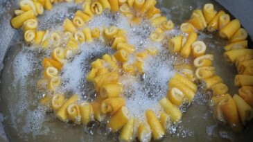 Lider Vekili Özdemir topladı bayanlar üretti