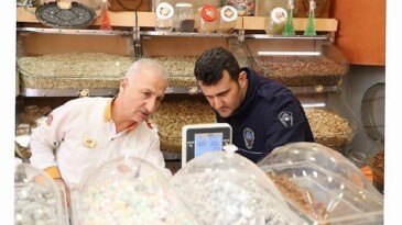 Menderes Zabıtasından Yılbaşı Kontrolü