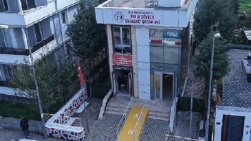 Menderes’in Manisiz Meskeni Engelli Bireylere Takviye Oluyor