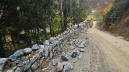 Mezarlıklara 6 bin metreküp taş duvar inşa ediliyor