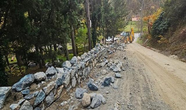 Mezarlıklara 6 bin metreküp taş duvar inşa ediliyor