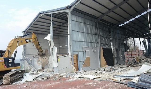 Nilüfer’de 2 kaçak yapı yıkıldı