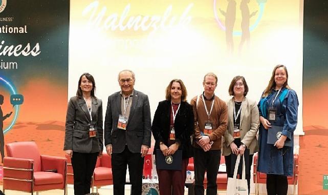 Prof. Dr. Nevzat Tarhan: “Dostluk hissini kaybettiğimiz için yalnızız”